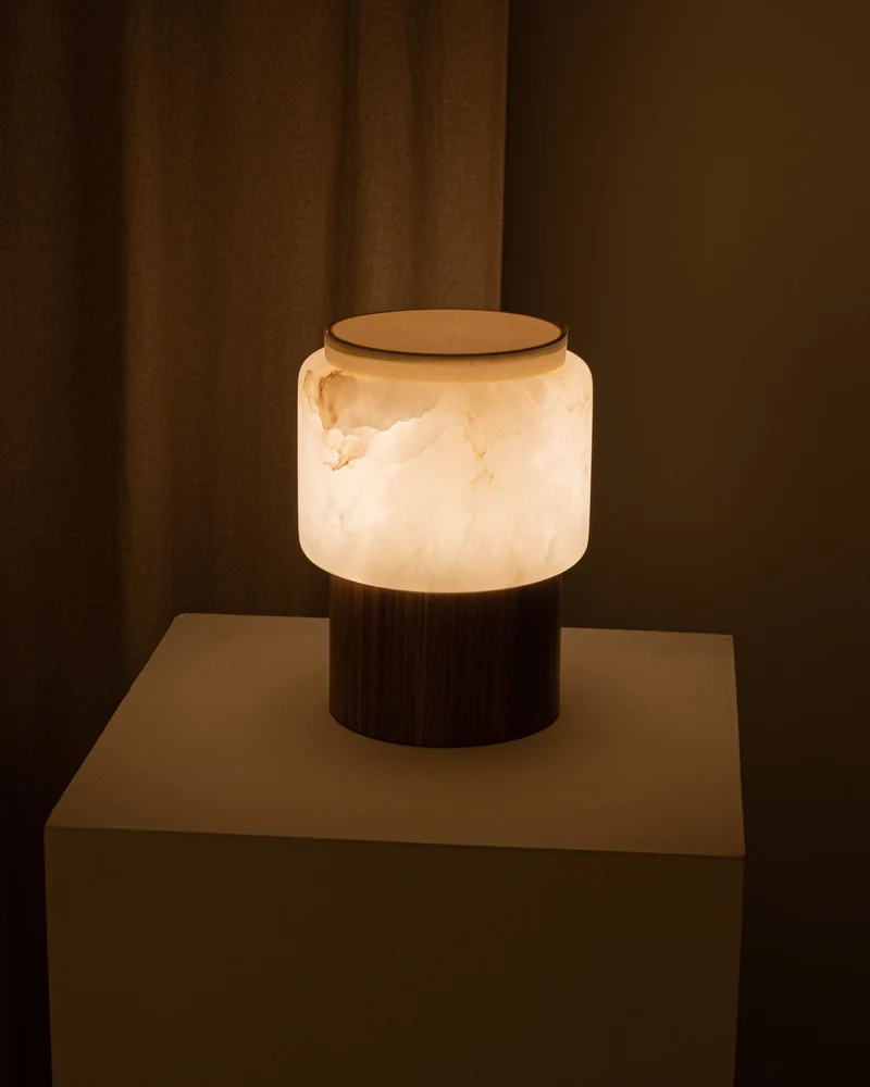 'Lanterno' Table Lamp in White Alabaster
