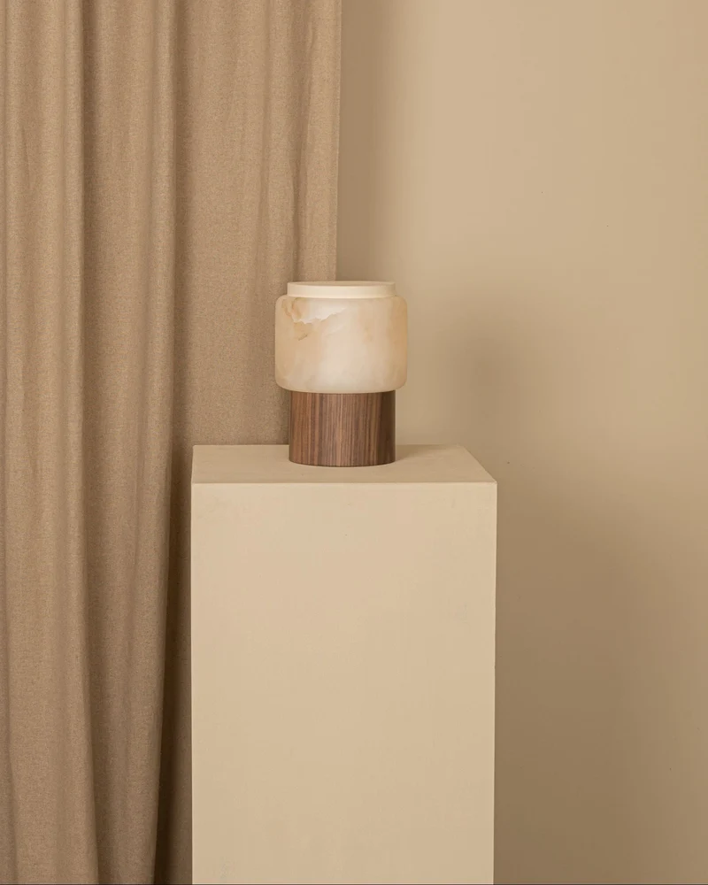 'Lanterno' Table Lamp in White Alabaster