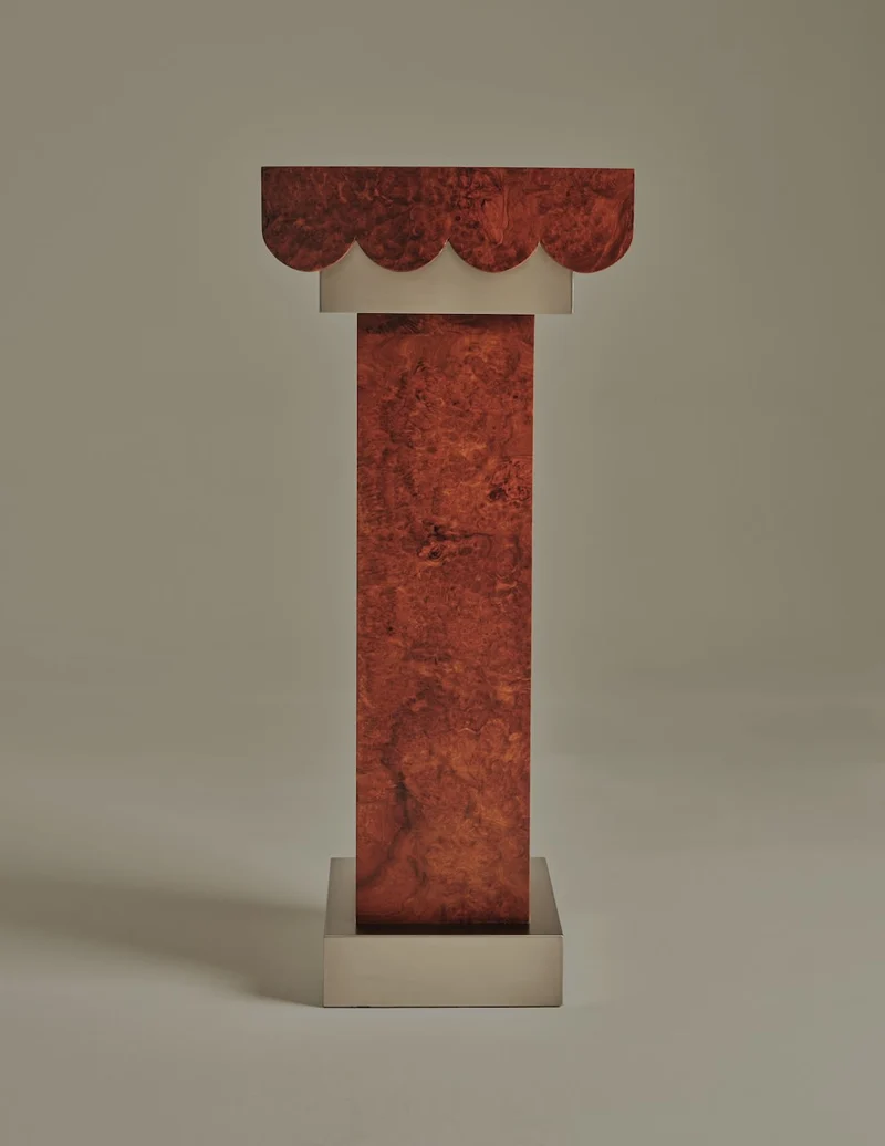 Dione Pedestal