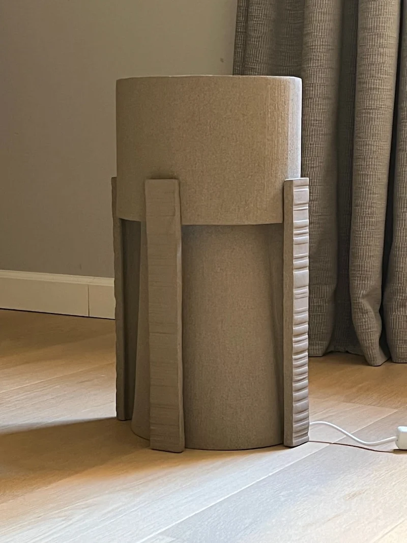 "The Hold" Table Lamp in Ceramic
