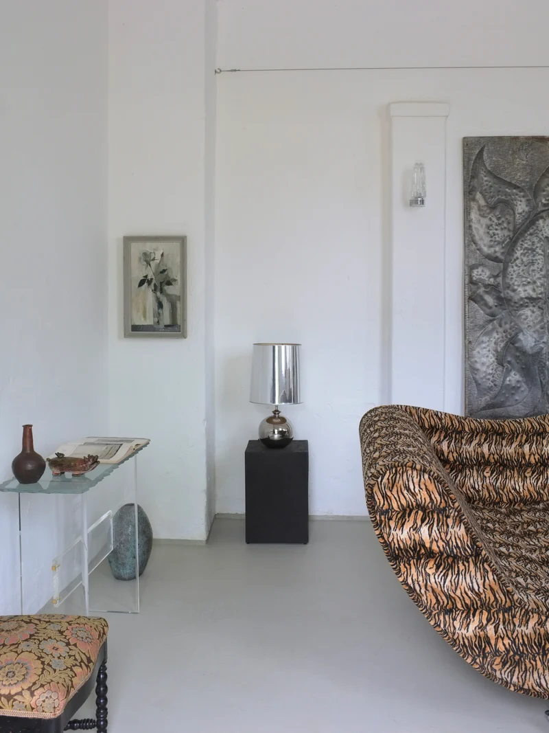 Sculptural Glass and Lucite Console Table, Italy, 1980s
