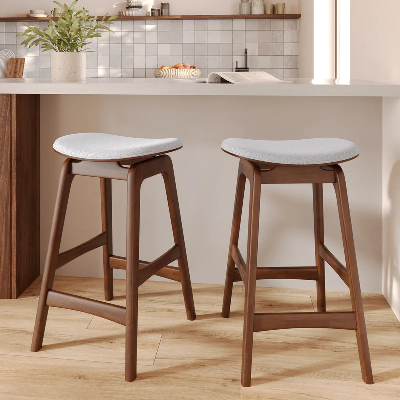 Tabouret pour îlot central Jude 65,5 cm en bois foncé et tissu gris clair (lot de 2)