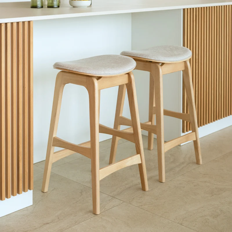 Tabouret pour îlot central Jude 65,5 cm en bois clair et tissu beige (lot de 2)