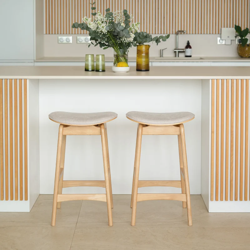 Tabouret pour îlot central Jude 65,5 cm en bois clair et tissu beige (lot de 2)