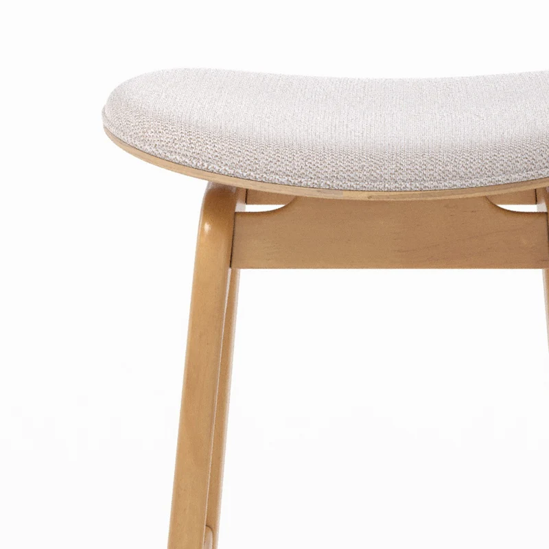 Tabouret pour îlot central Jude 65,5 cm en bois clair et tissu beige (lot de 2)
