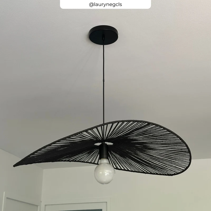 Suspension Mada noire en papier de corde 75 cm