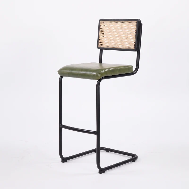 Lot de 2 chaises de bar Léandre 76 cm en cannage et cuir vert