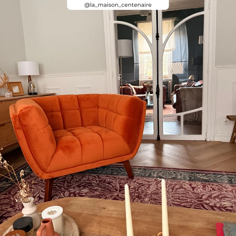 Fauteuil Mona en velours orange curcuma