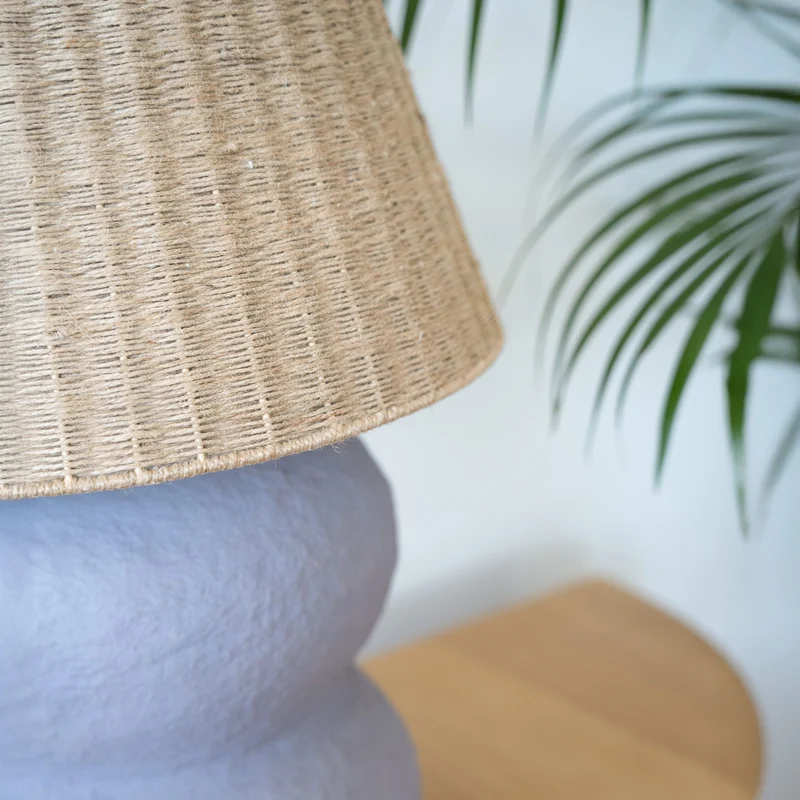 Lampe Ida en jute et papier mauve