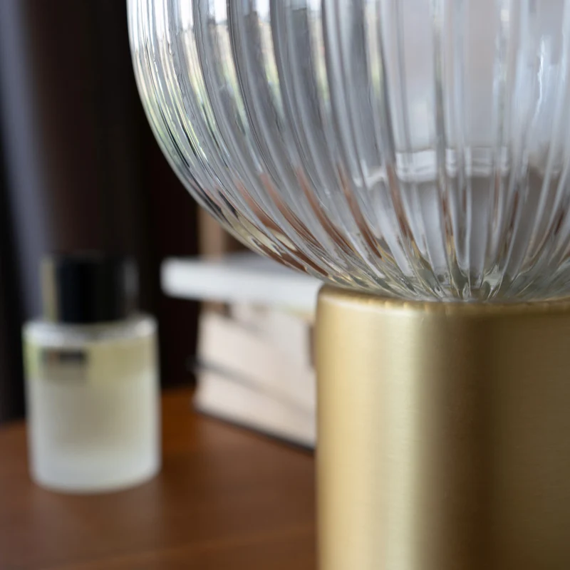 Lampe Lou en verre cannelé