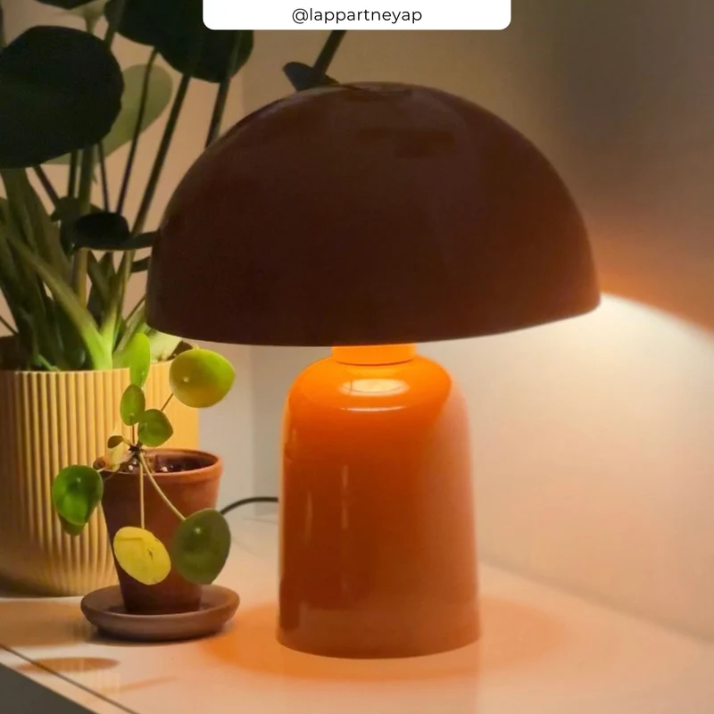Lampe Clara en métal orange
