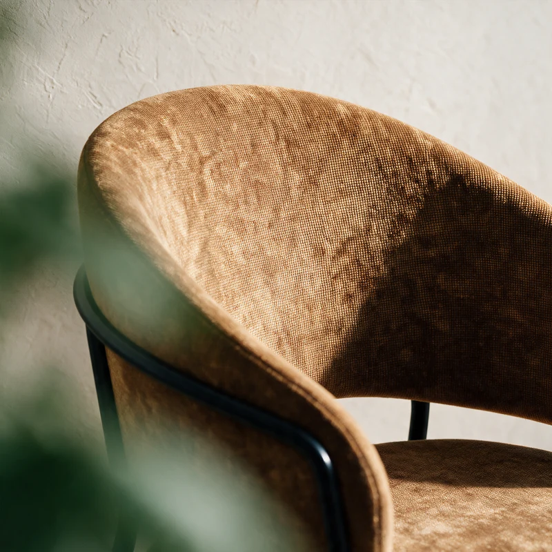 Lot de 2 chaises Amaya en tissu caramel et pieds en métal noir