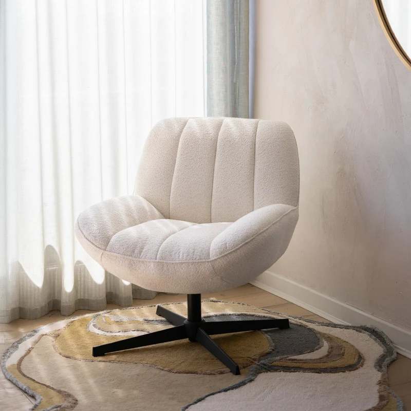 Fauteuil Elvis pivotant en tissu bouclé blanc cassé