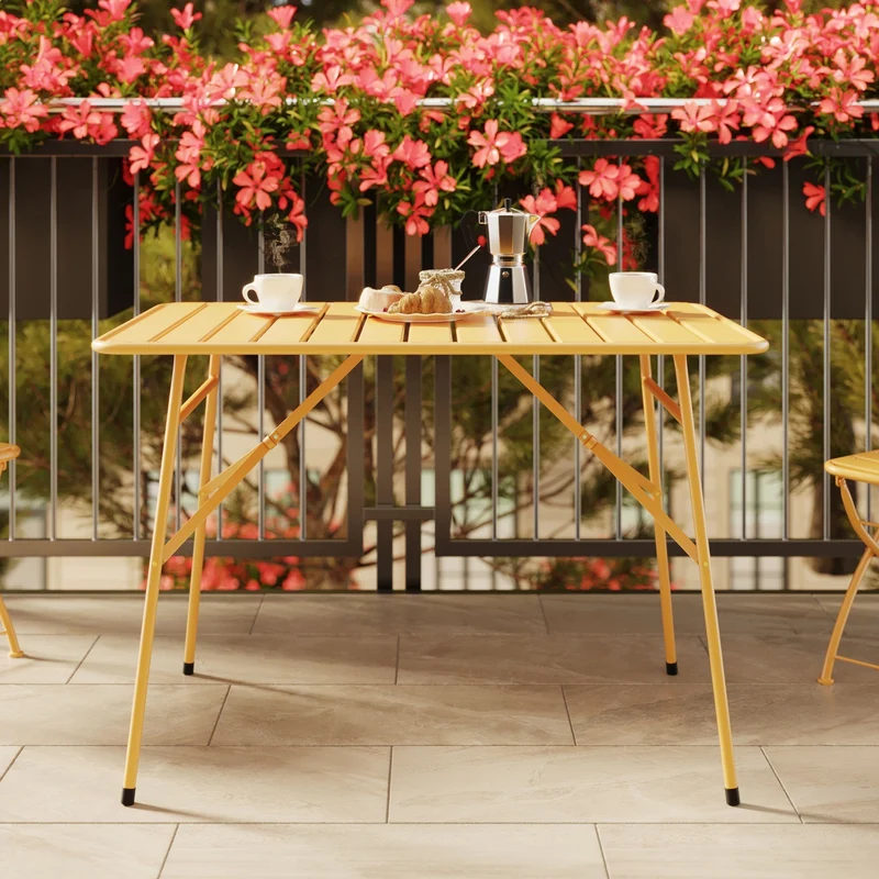 Table de jardin Yumi pliante en métal jaune beurre 4 personnes