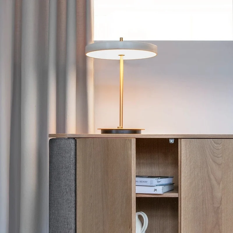 Lampe de table Umage - Asteria
