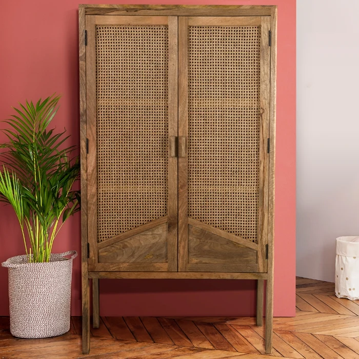 Armoire Tiki en cannage 2 portes en bois