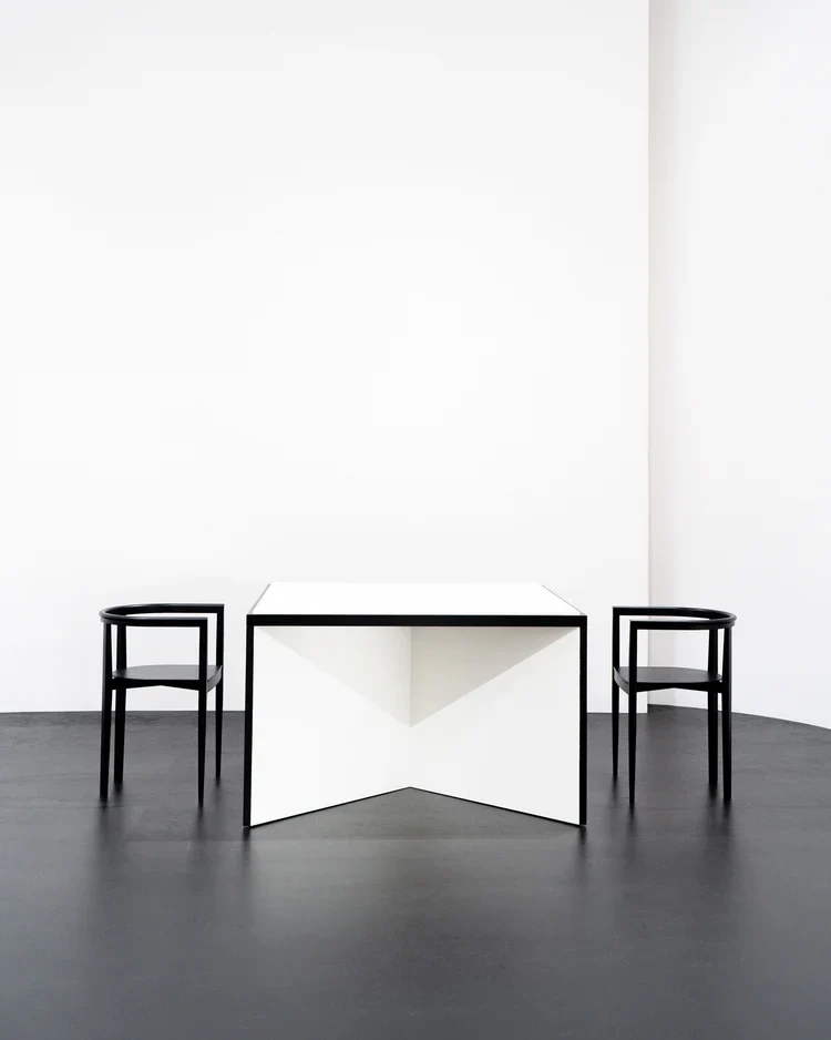 Table chêne blanc cassé-noir/chêne blanc cassé Kubé1