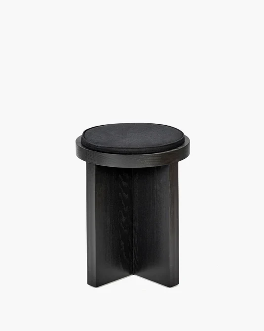 Tabouret noir avec coussin noir Tabu