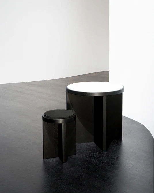 Tabouret noir avec coussin noir Tabu