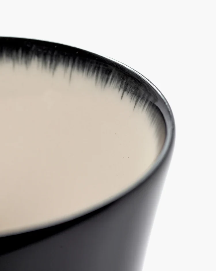 Mug blanc/noir variation D Dé