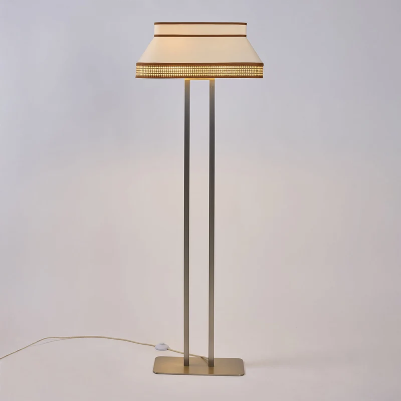 LAMPADAIRE SQUARE